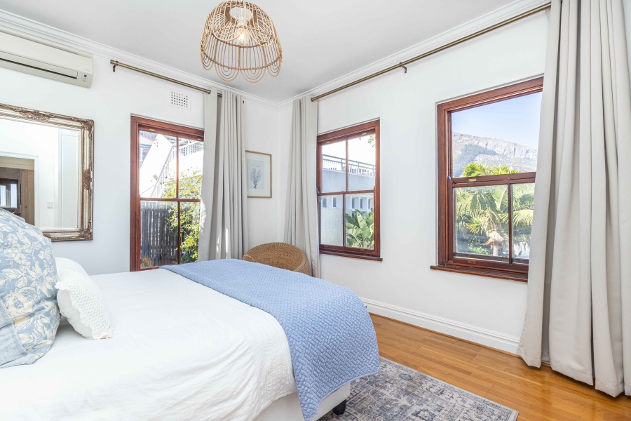 3 Bedroom Property for Sale in Sea Point Western Cape